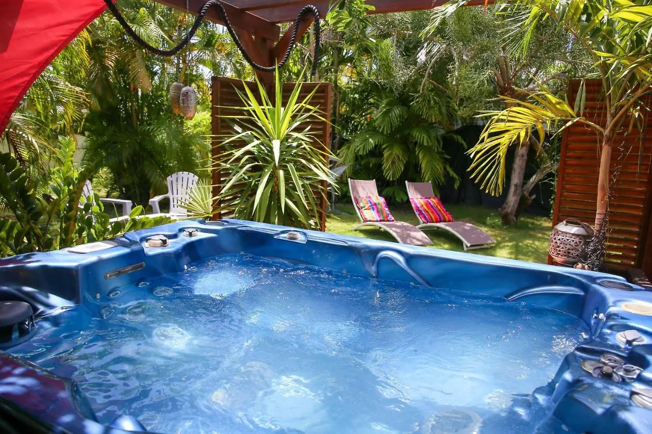 Les Nuits Galantes Mandevilla Maison Privee Avec Jacuzzi Saint-Francois  Ferienhaus