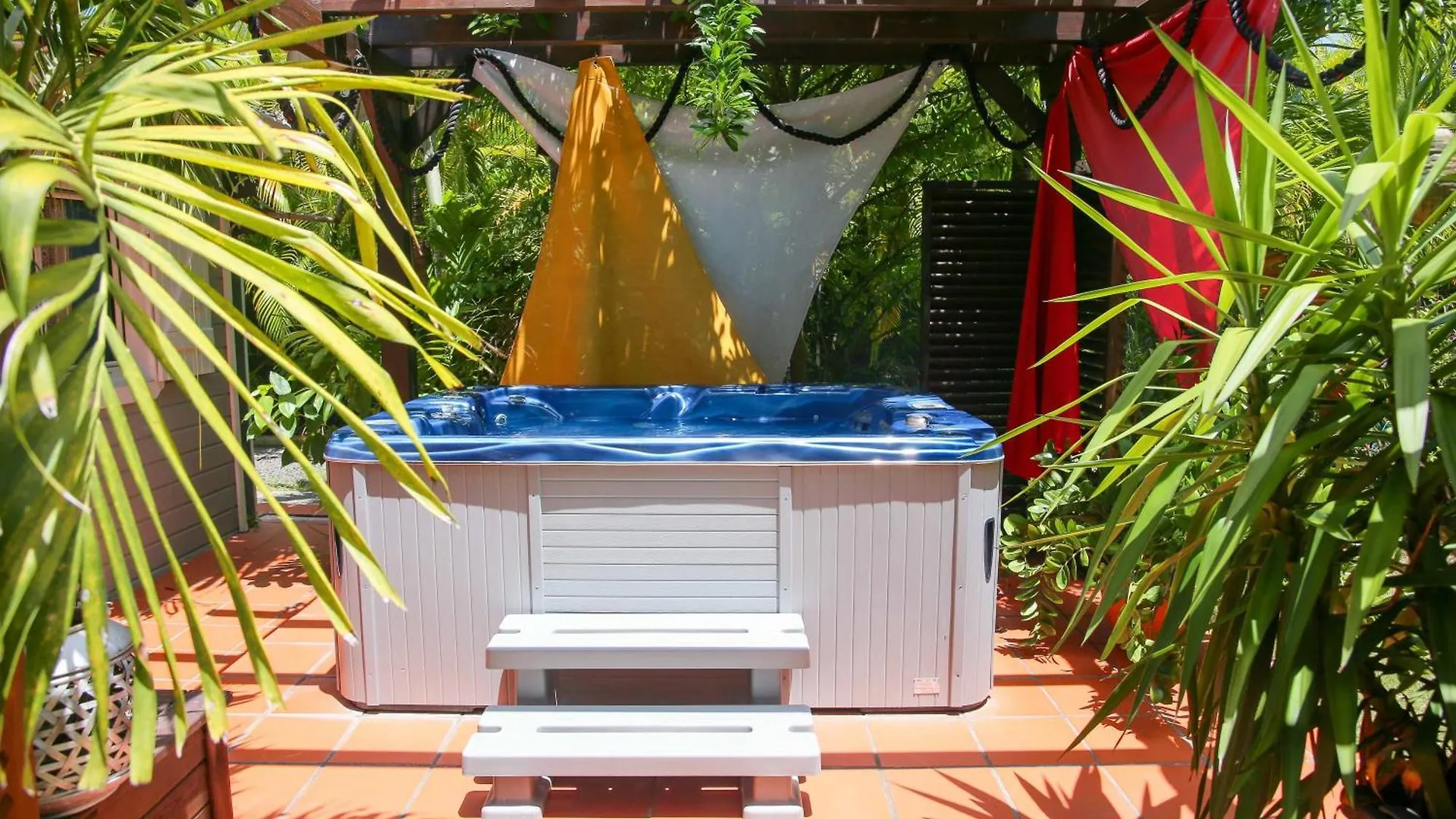 Les Nuits Galantes Mandevilla Maison Privee Avec Jacuzzi Saint-Francois  Ferienhaus Saint-Francois (Grande-Terre)